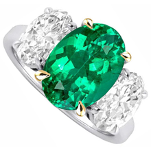 Authentic Emerald Colored Stone Ring – front view