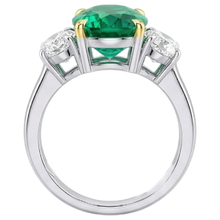 Fine Emerald Colored Stone Ring 4 ct – profile view