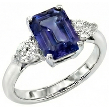natural emerald sapphire 3.50ct ring close up detail
