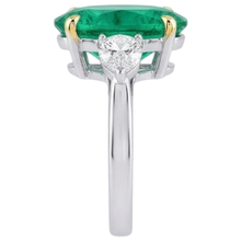 Colombian Emerald Oval Precious Stone Ring in Two-Tone 14K Gold – profile view