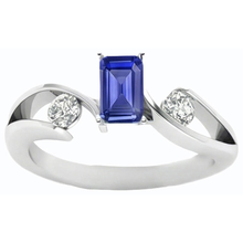 Three Stone Ring Emerald Ceylon Sapphire 1.75 Carats Bypass Style