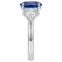 natural oval sapphire 5.50ct ring on white background