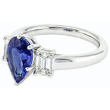 natural pear sapphire 2ct ring profile view