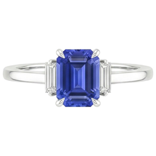 natural emerald sapphire 4ct ring profile view