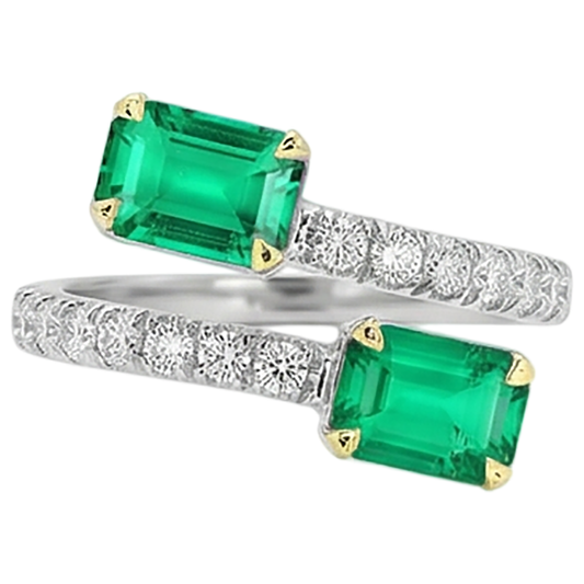 Real Fine Emerald Gemstone Ring – front view