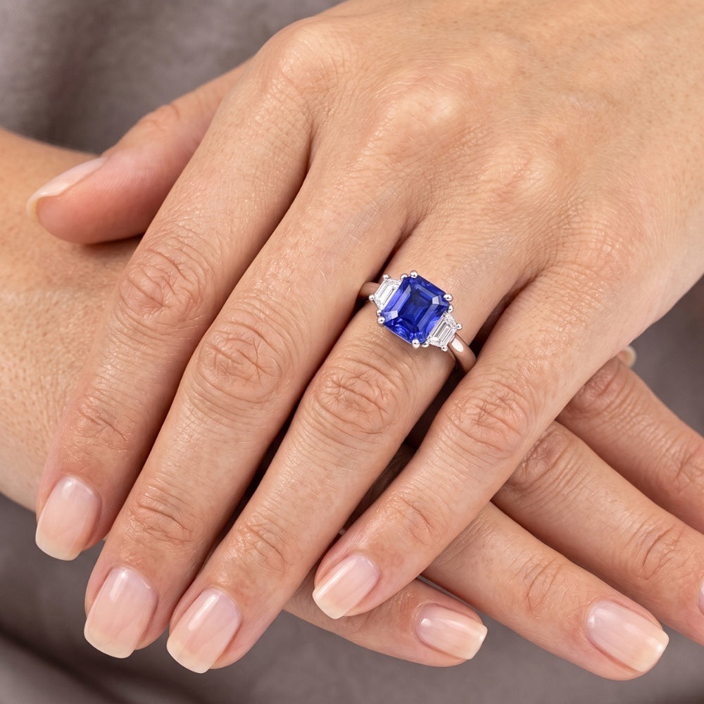 Trapezoid Natural Earth Mined Diamond 3 Stone Radiant Shaped Ring Jewellery 2.50 Carats