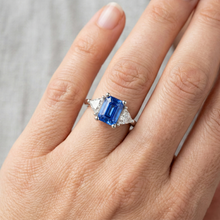 natural radiant sapphire 2.50ct ring on white background