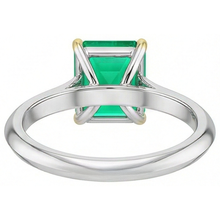 Sparkling Emerald Precious Stone Ring 4 ct – back view