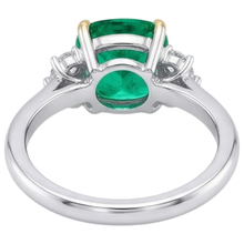 Emerald Cushion Cut Gemstone Ring in 14 Karat Two Tone Gold – detail view