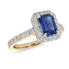 natural emerald sapphire 3ct ring close up detail
