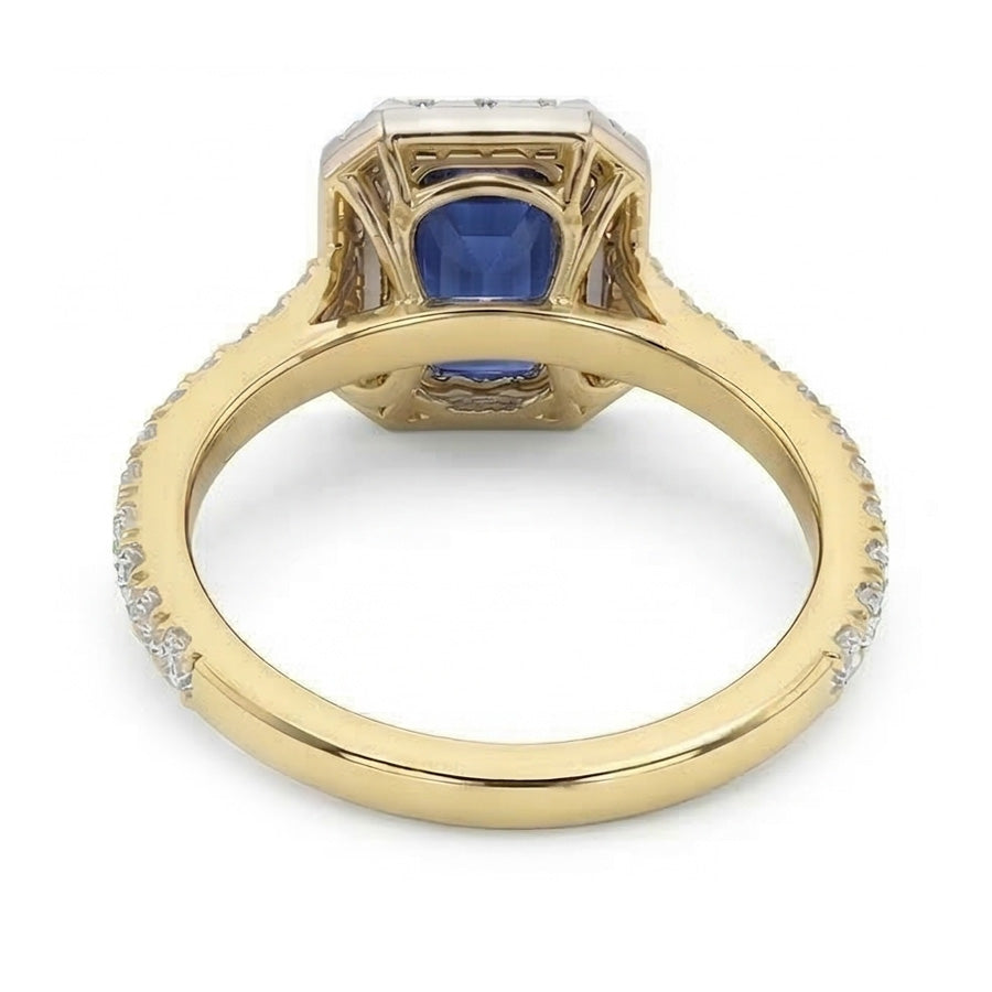 natural emerald sapphire 3ct ring on white background