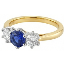 natural round sapphire 3.50ct ring close up detail