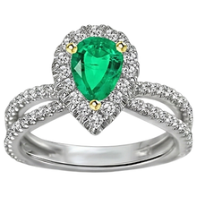 Pear Cut Emerald ring in 14K Two Tone Gold – side view