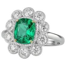 Natural Emerald Precious Stone Ring – angle view