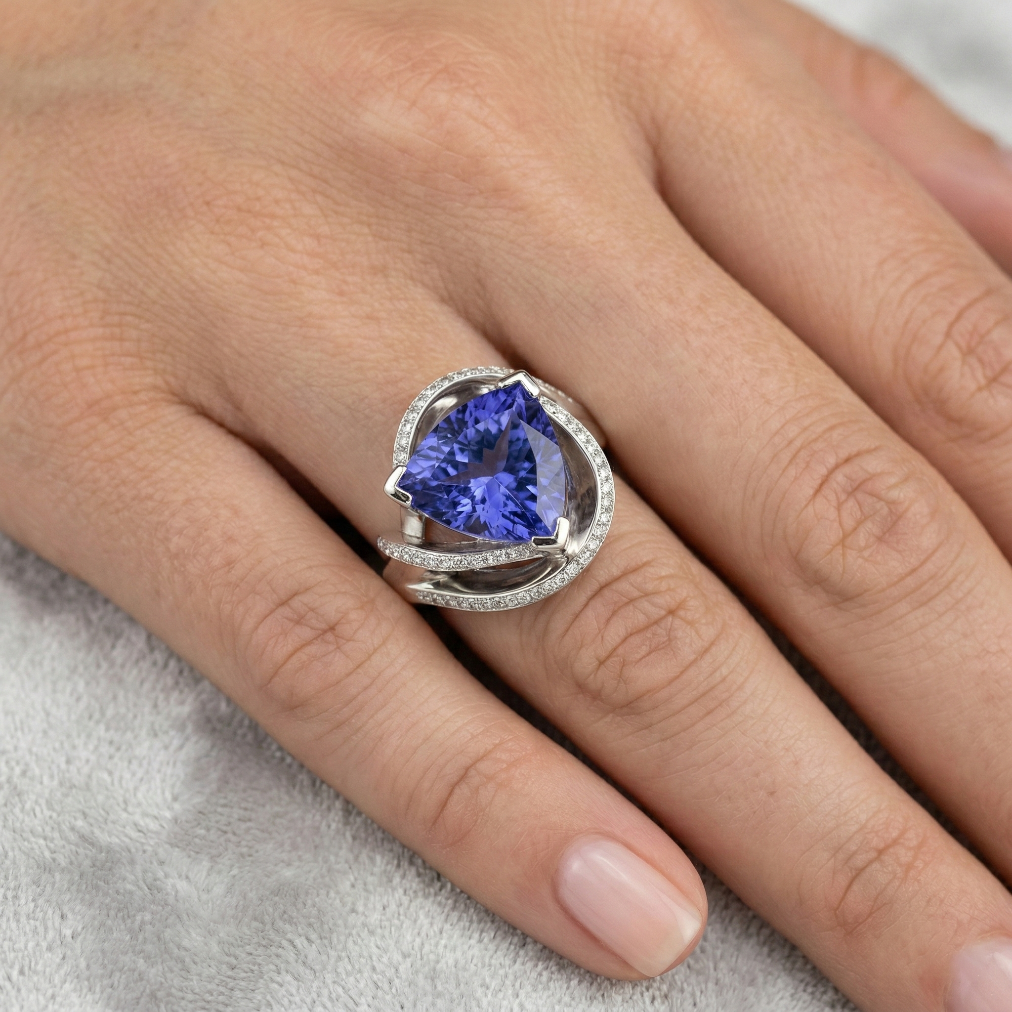 Unique Sapphire Ring Art Deco