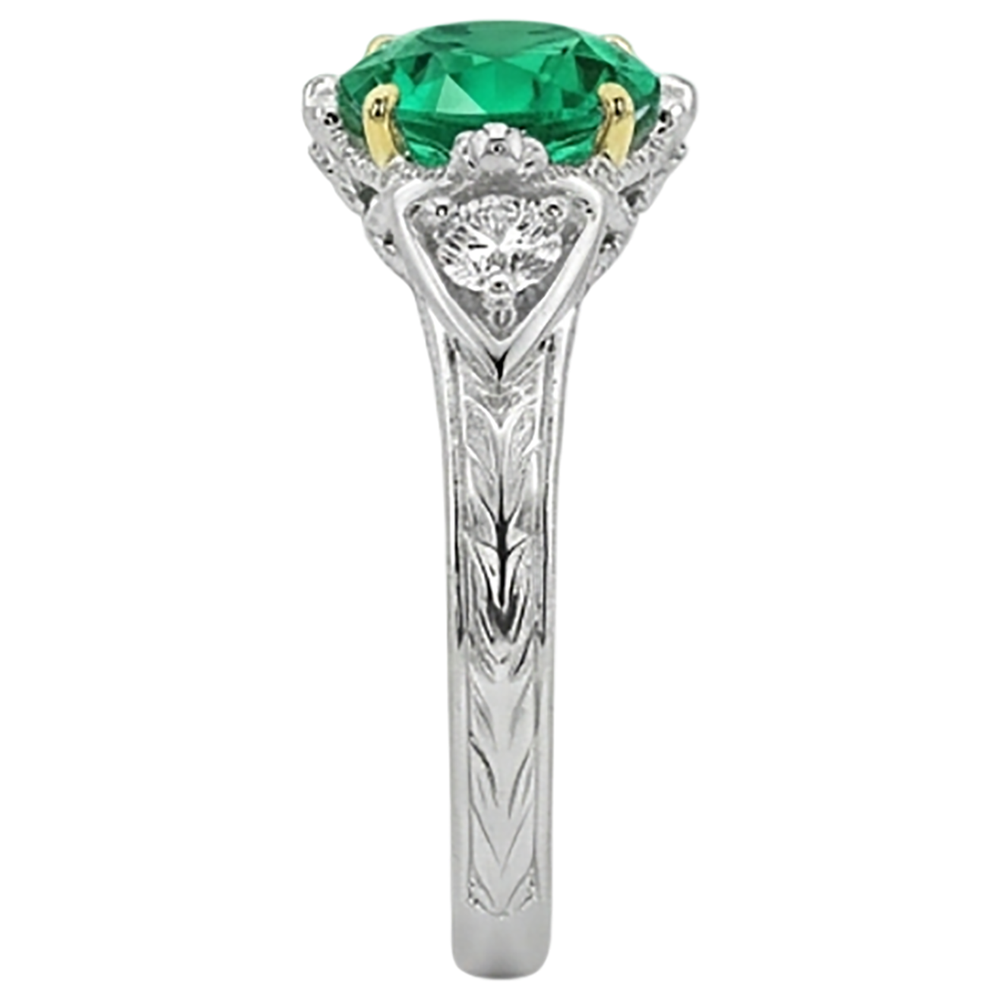 Radiant Fine Emerald Gemstone Ring 2.50 ct – detail view