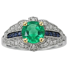 Gemstone Ring 14K with Colombian Emerald – angle view
