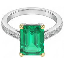 Shimmering Gemstone Ring 4 ct – front view