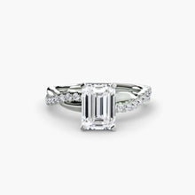 Round Brilliant Fine Emerald ring in Gold – top view
