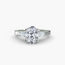 Precious Stone Round Cut Setting in Gold – main view
