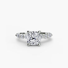 Fine Diamond Round Cut Setting in Gold – angle view