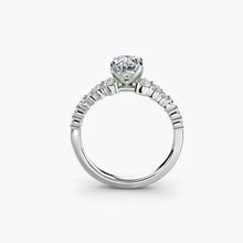 Round Cut Gemstone ring in Gold – front view