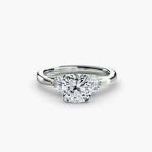 Gemstone Round Brilliant Setting in Gold – angle view