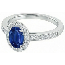 natural round sapphire 2.11ct ring close up detail