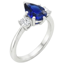 natural round sapphire 3.50ct ring close up detail