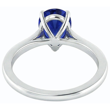 natural round sapphire 2.50ct ring close up detail