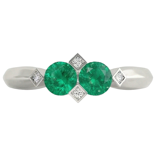 Round Brilliant Fine Emerald ring in 14K White Gold – front view