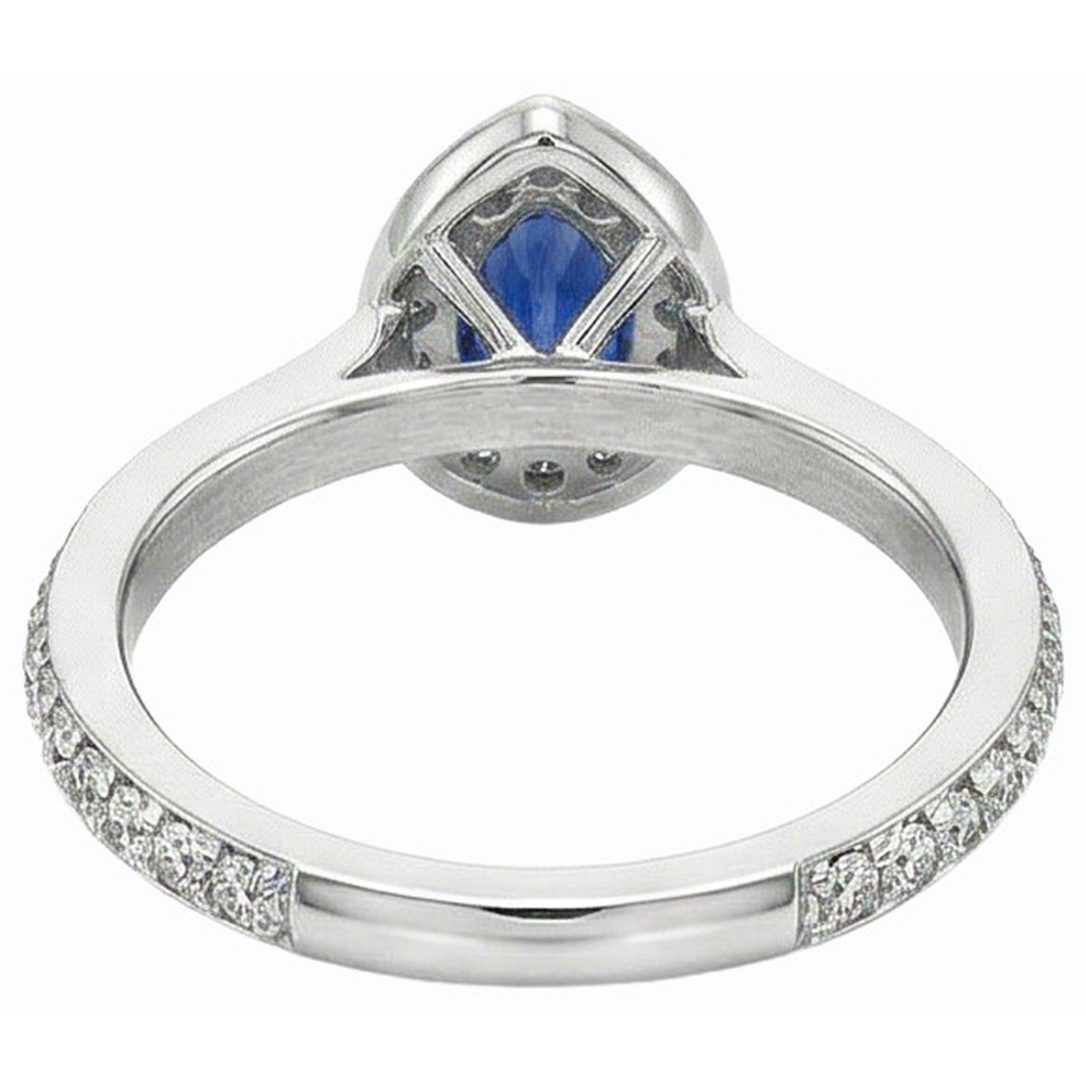 natural round sapphire 4ct ring close up detail