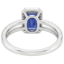 natural emerald sapphire 5ct ring close up detail