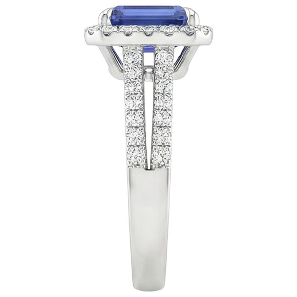 natural emerald sapphire 5ct ring on white background