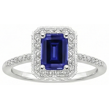natural emerald sapphire 4.25ct ring close up detail