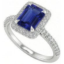 natural emerald sapphire 4.50ct ring close up detail