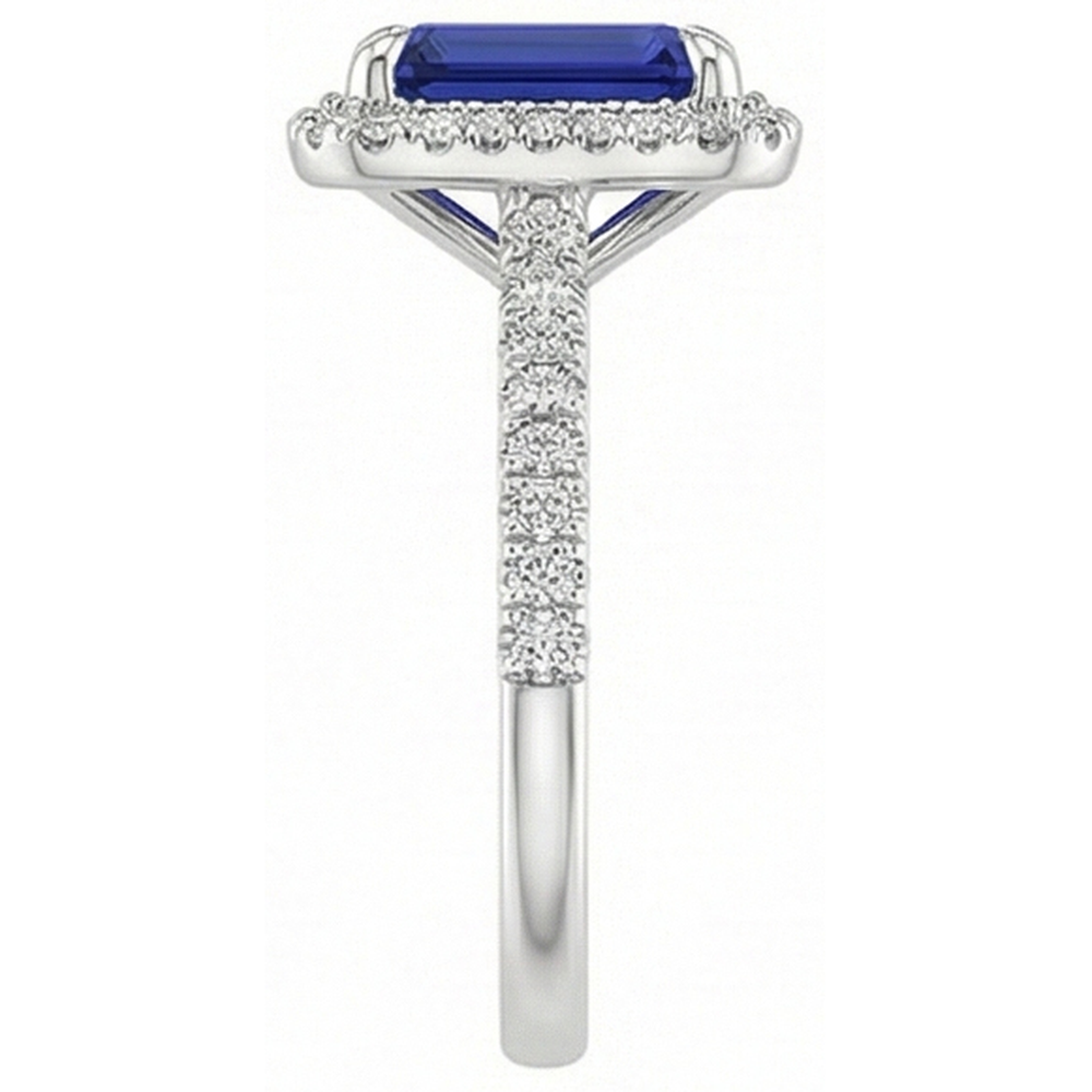 natural emerald sapphire 4.50ct ring on white background