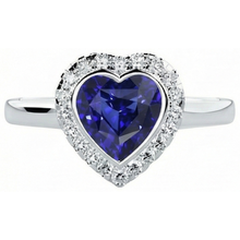 natural round sapphire 4ct ring close up detail