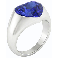 natural heart sapphire 3ct watch top view