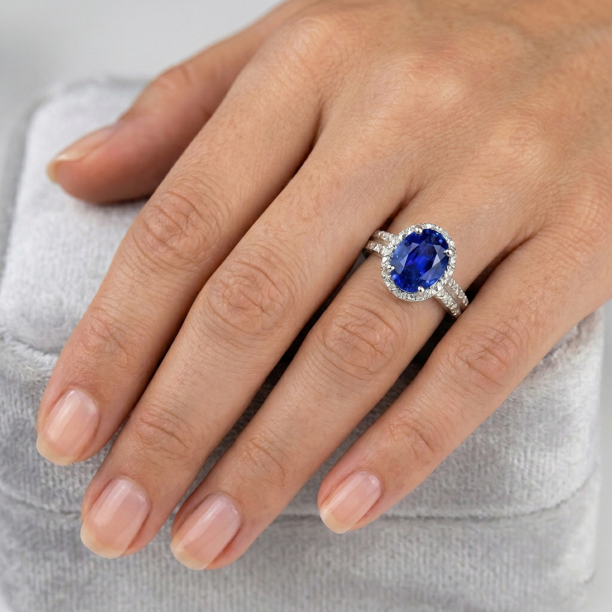 White Gold 4.81 Carat Ceylon Sapphire Natural Earth Mined DIAMOND ( NOT LAB GROWN )s Double Shank Ring