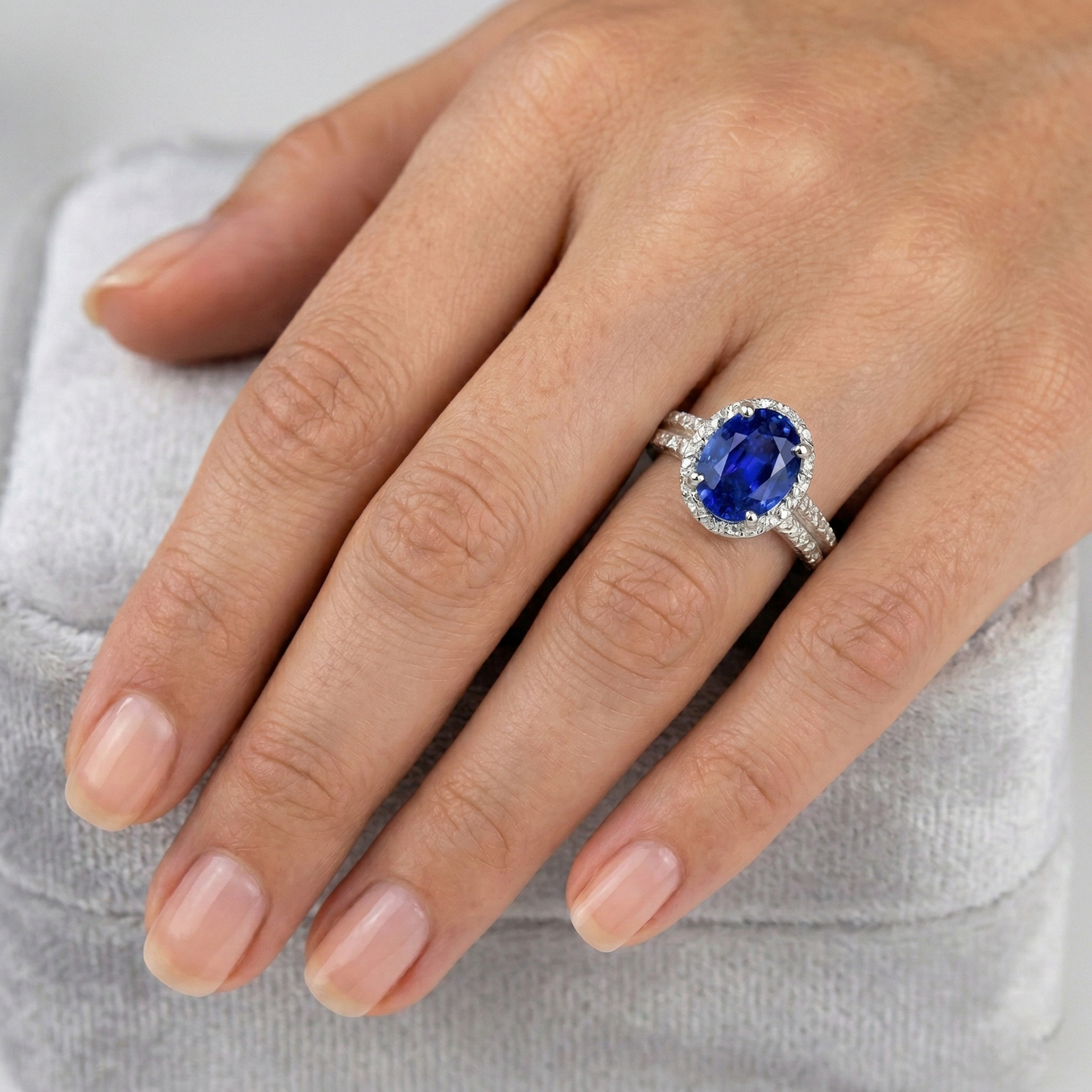 White Gold 4.81 Carat Ceylon Sapphire Natural Earth Mined DIAMOND ( NOT LAB GROWN )s Double Shank Ring