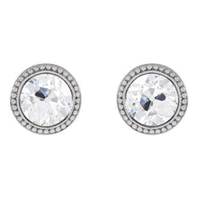 Antique Cushion Fine Diamond ring in 14 Karat White Gold – main view
