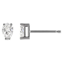 Stud Earrings 14 Karat White Gold with Brilliant Diamond – front view