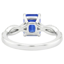 natural emerald sapphire 4.25ct ring close up detail