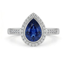 natural round sapphire 3ct ring close up detail