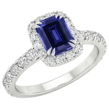 natural emerald sapphire 5ct ring close up detail