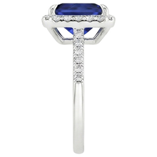 natural round sapphire 5.50ct ring on white background
