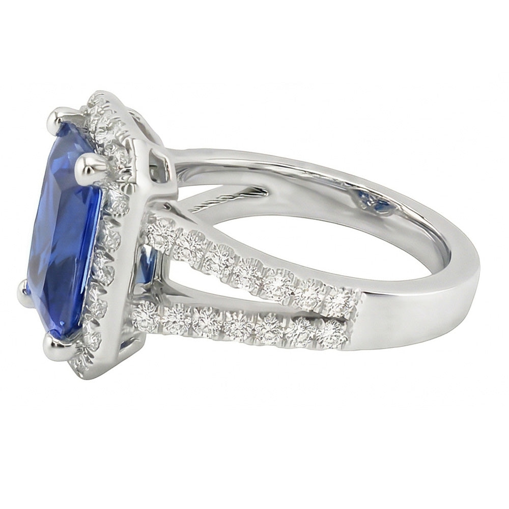 natural round sapphire 3.50ct ring on white background