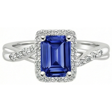 natural emerald sapphire 4ct ring close up detail