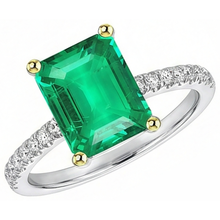 Handmade Emerald Precious Stone Ring 2 ct – side view